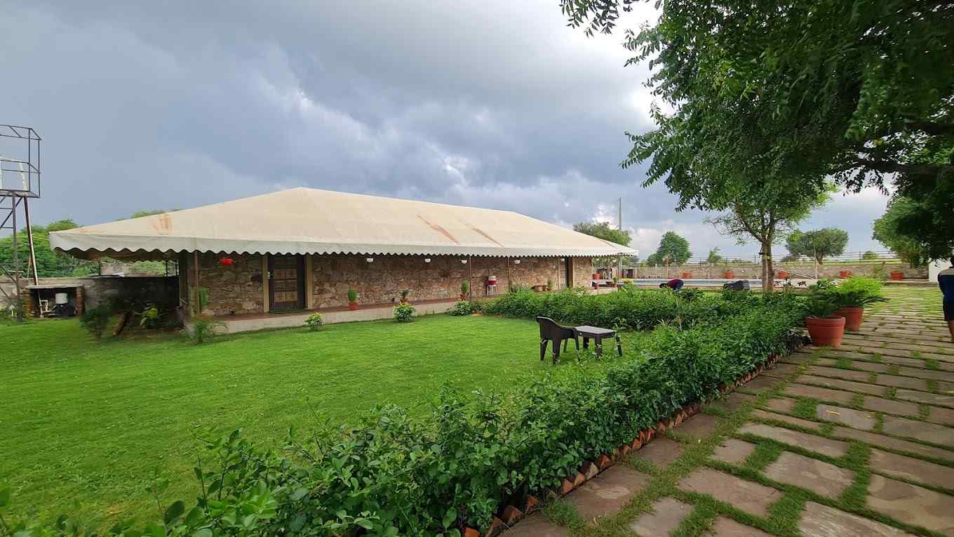 The Pool Paradise, Jaipur Rajasthan | video