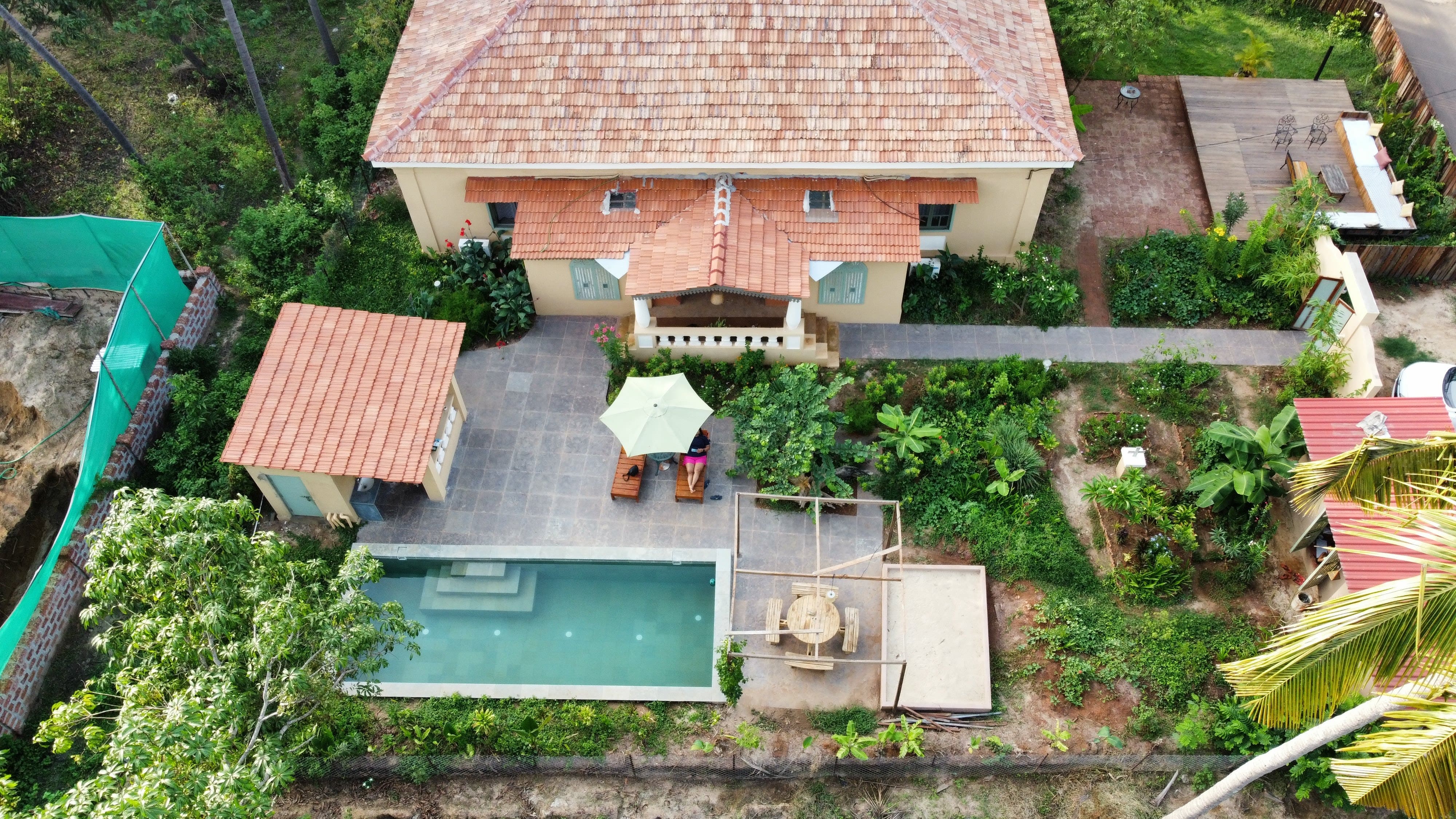 Tropical Abode-video-large