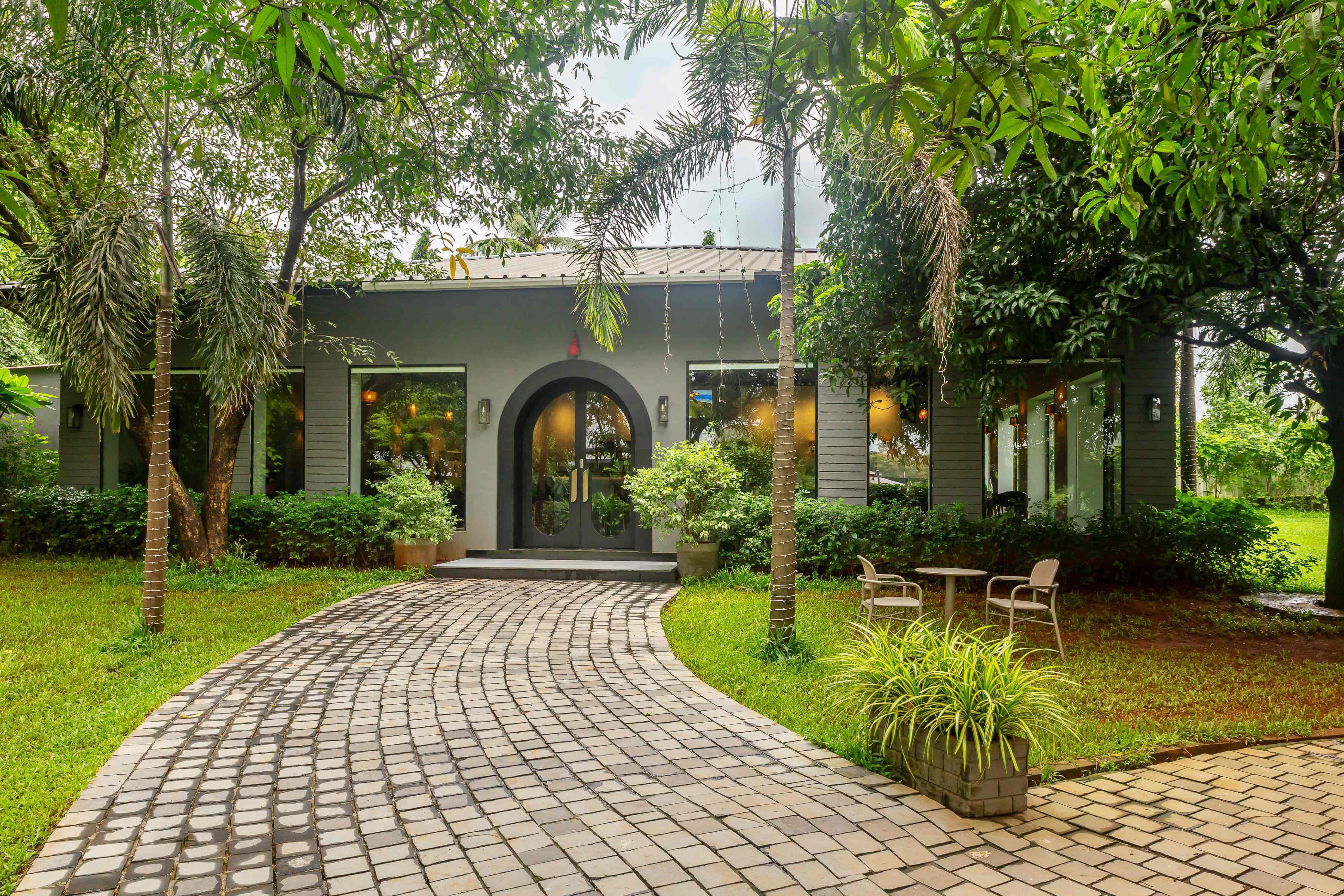 Regal Brook Retreat, Karjat Maharashtra | video