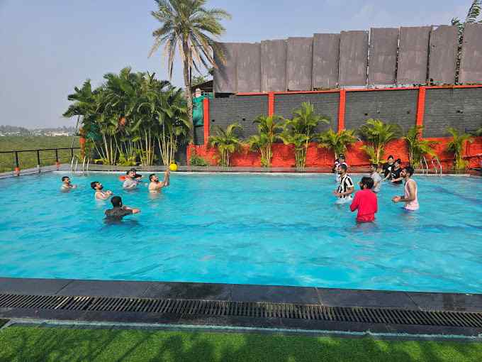 Lagoon Breeze Resort-image-2