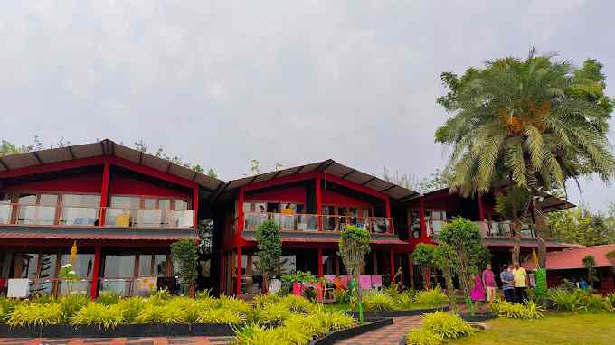 Lagoon Breeze Resort, Danda khadi Maharashtra | video