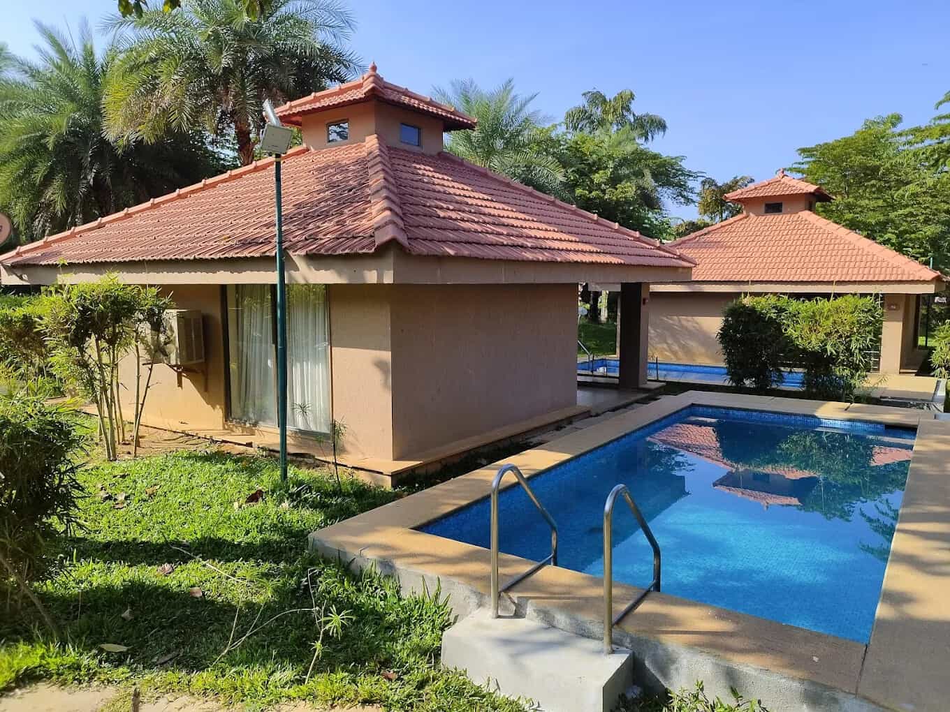 Golden Mirage Resort, Hoskote Karnataka | video