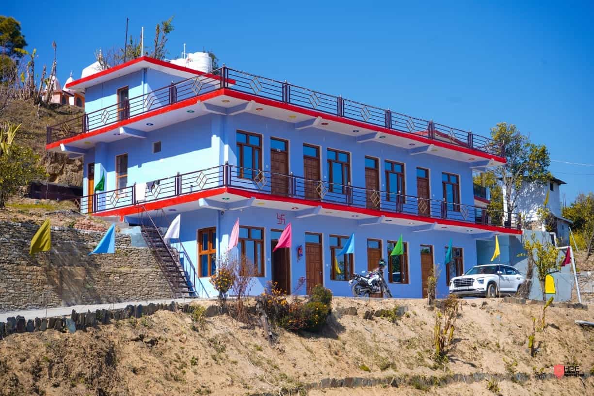 Royal Retreat Homestay, Kausani Uttarakhand | video
