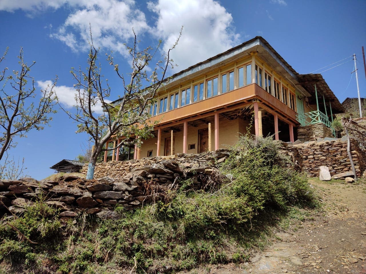 Calm Cottage, Seraj Himachal Pradesh | video