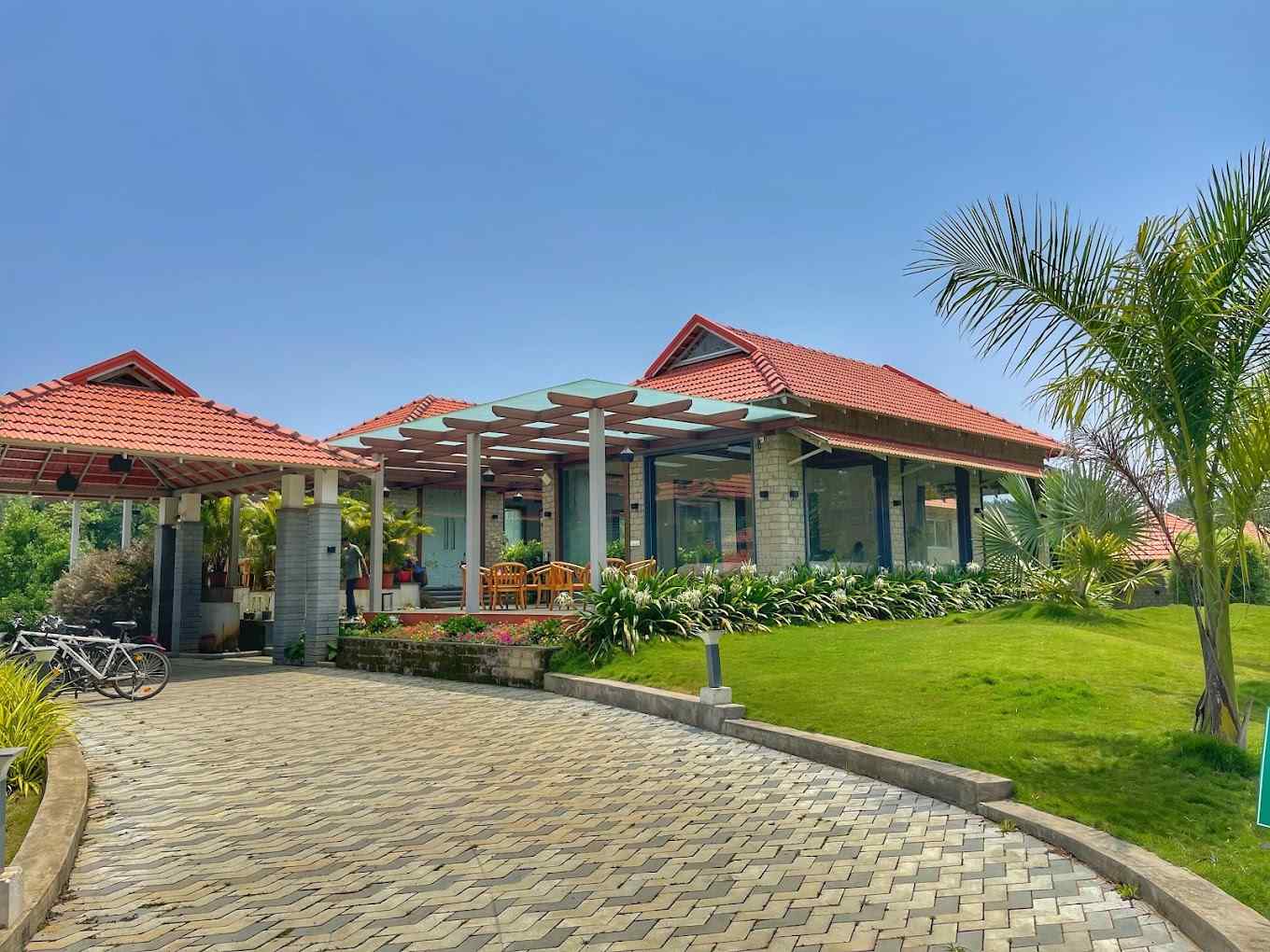 Lakeside Retreat, Chikkamagaluru Karnataka | video