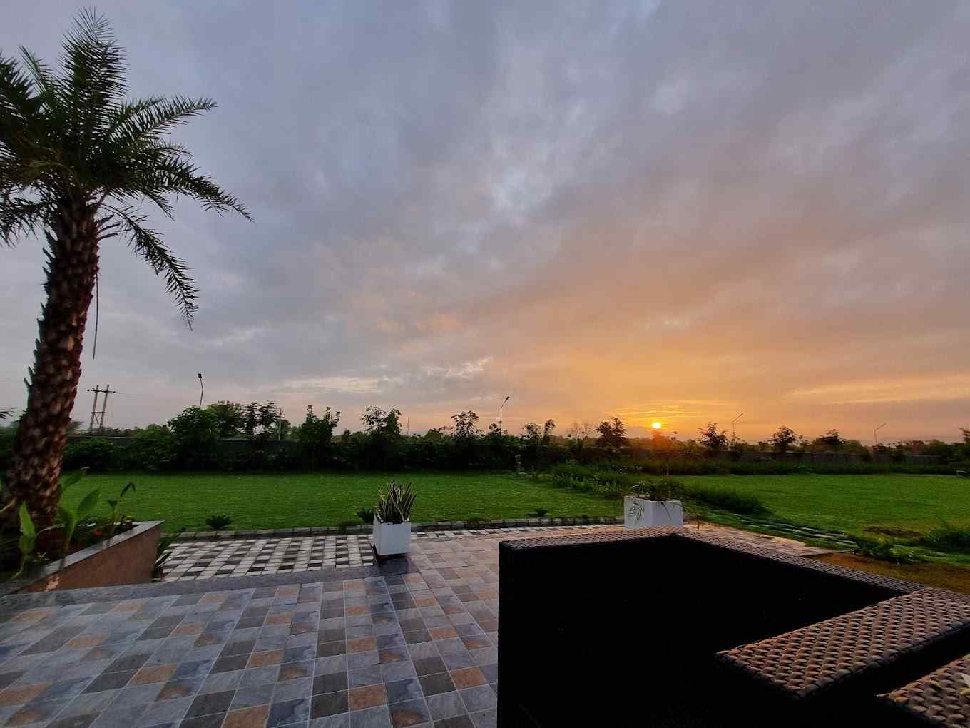Ivy Crest Villa-image-3