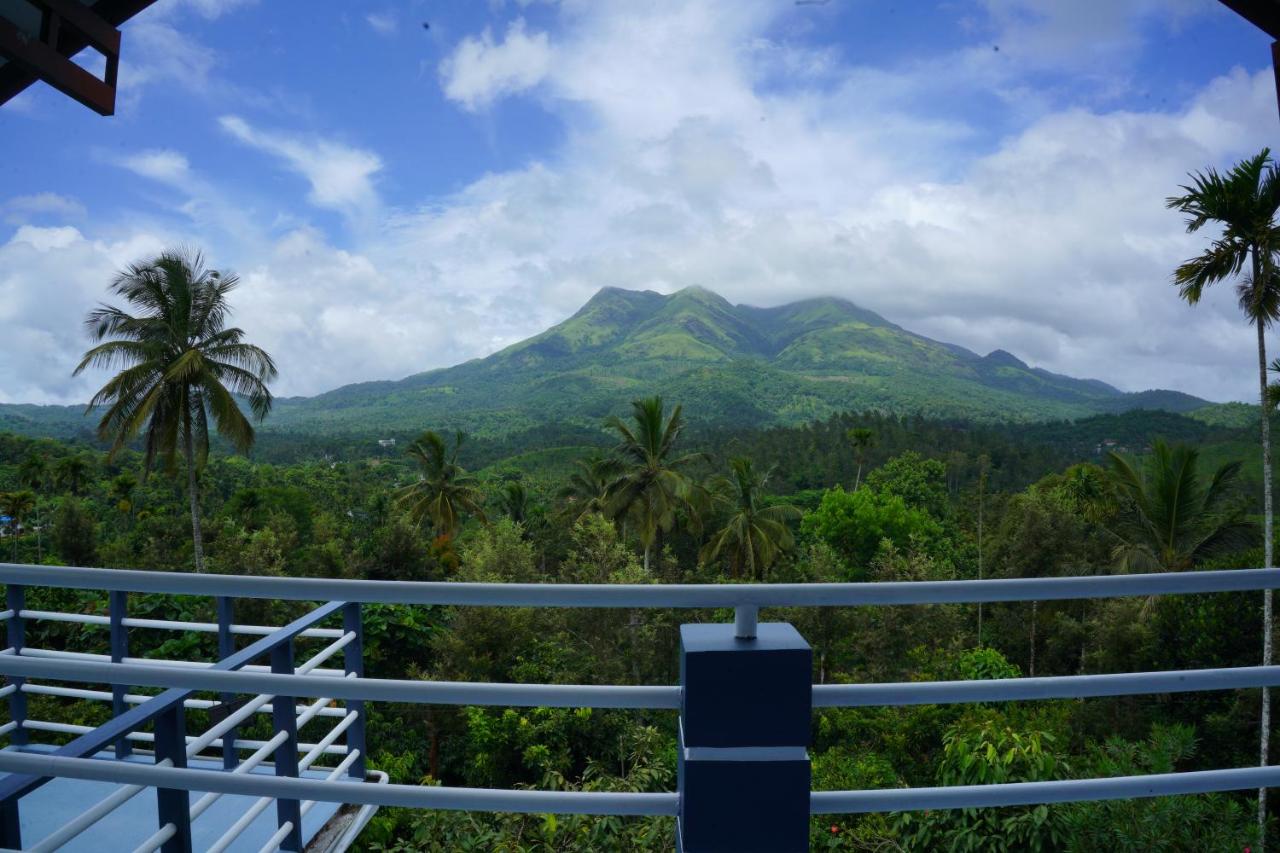 Blue House Estate-image-2