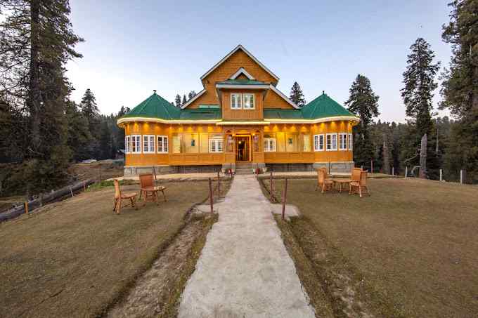 Glacier Haven Resort-image-1
