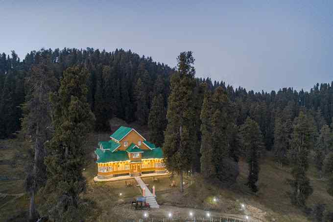 Glacier Haven Resort-video-large