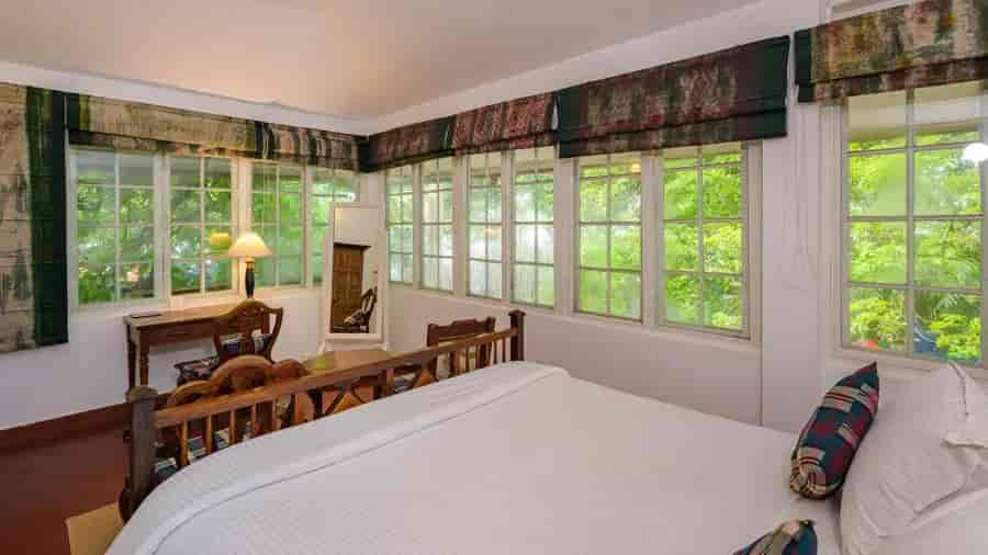 Vintage Coastal Heritage Stay-image-2