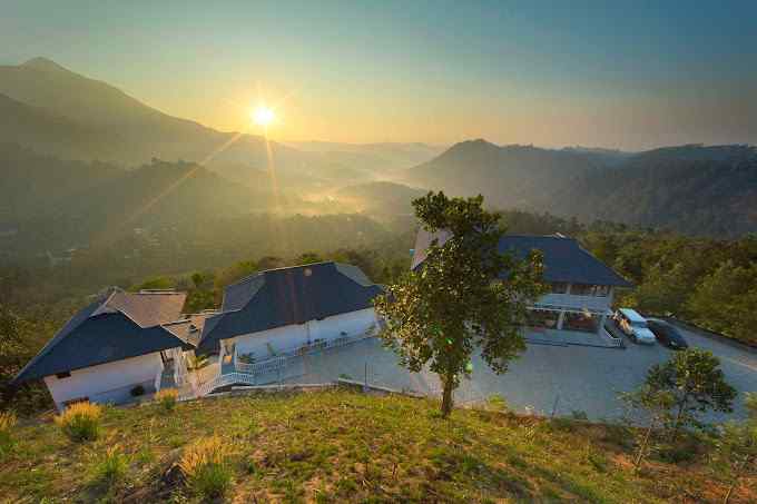 Rolling Hills Retreat, Chithirapuram Kerala | video