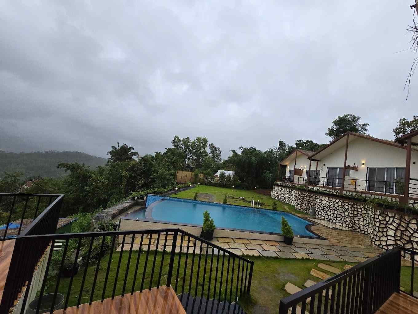 Lakeview Escape-image-2