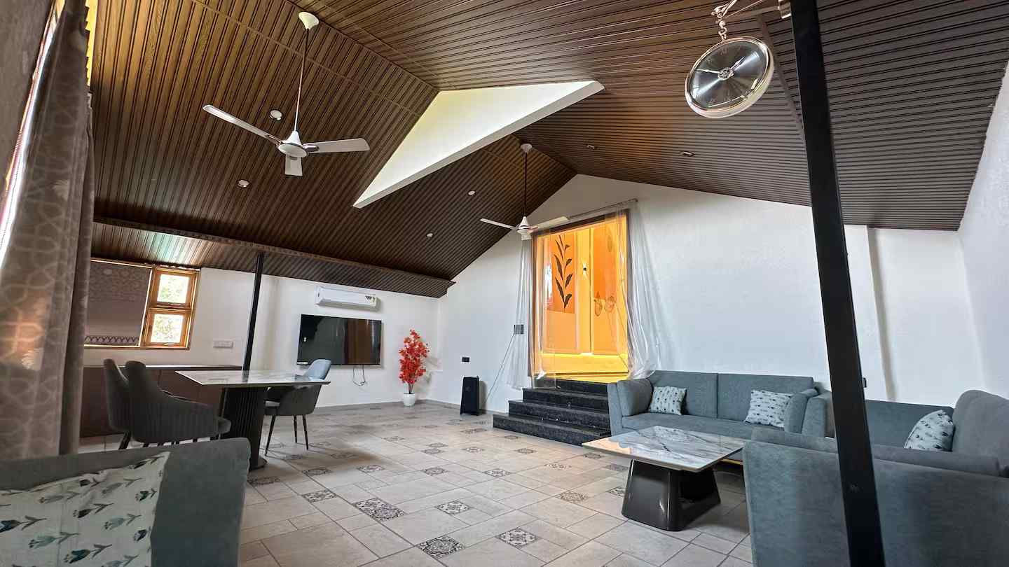 PanoraLake Retreat-image-2