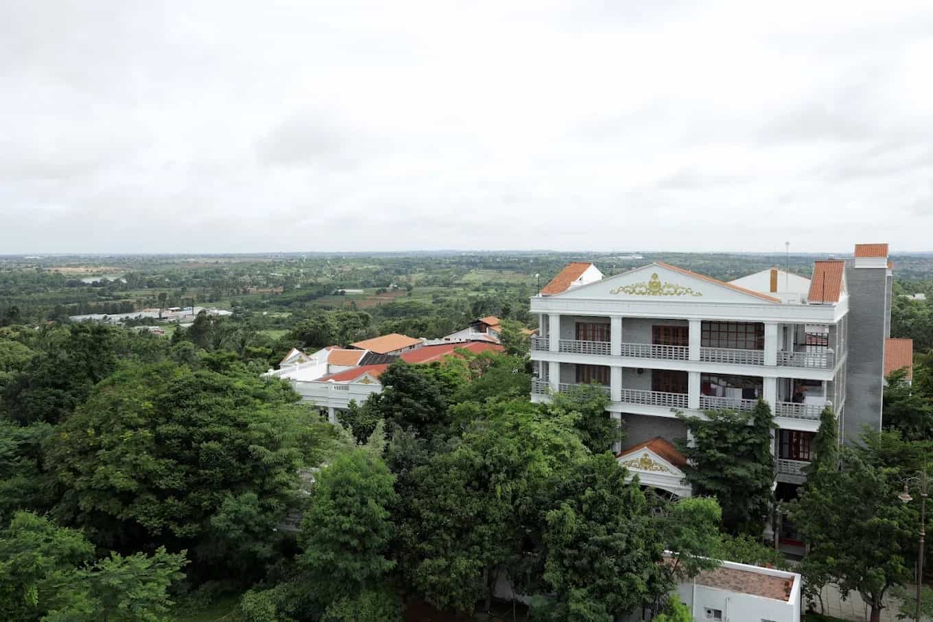 Azure Valley Resort, Thandarai Tamil Nadu | video