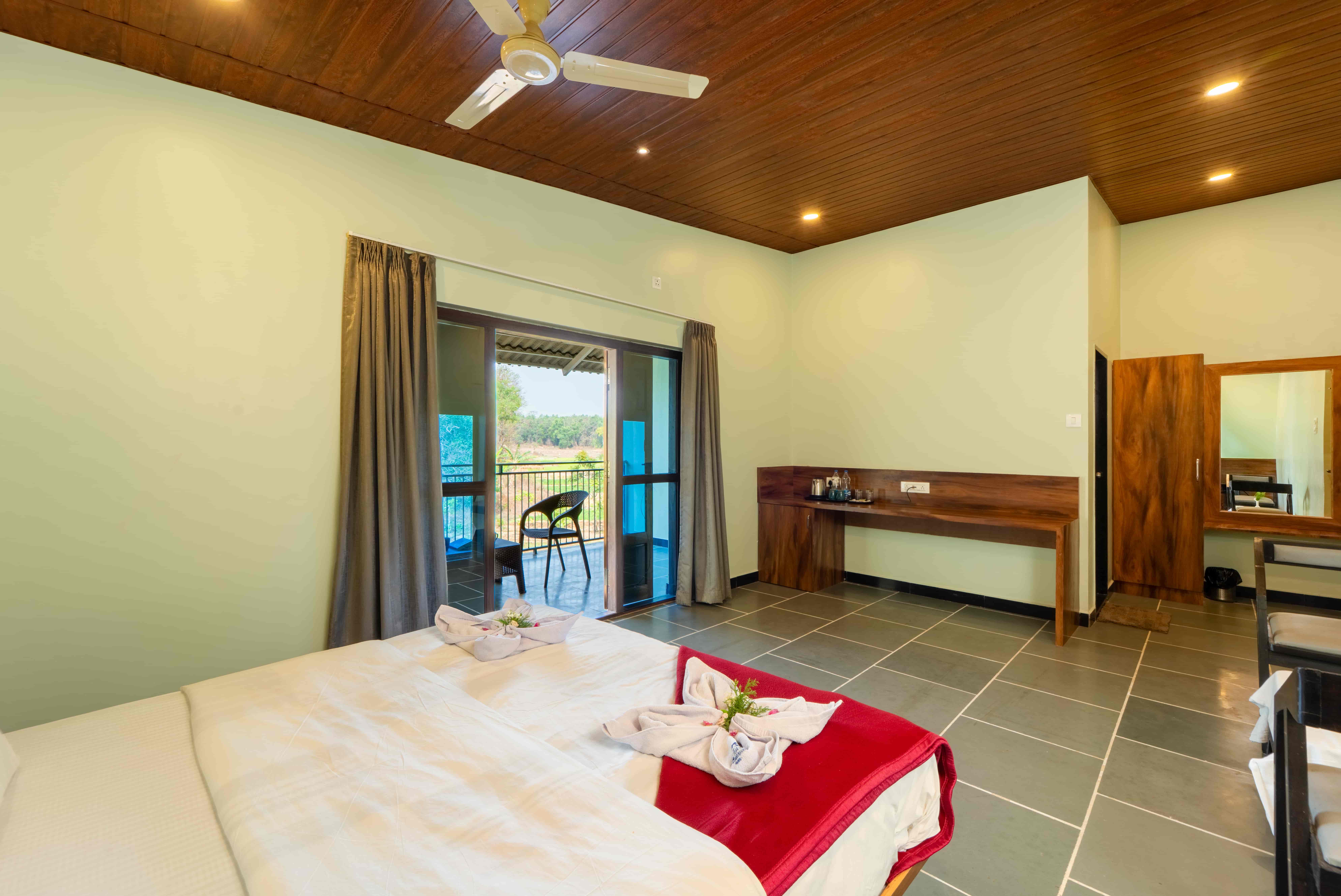Scenic Riverfront Escape in Dandeli-image-1
