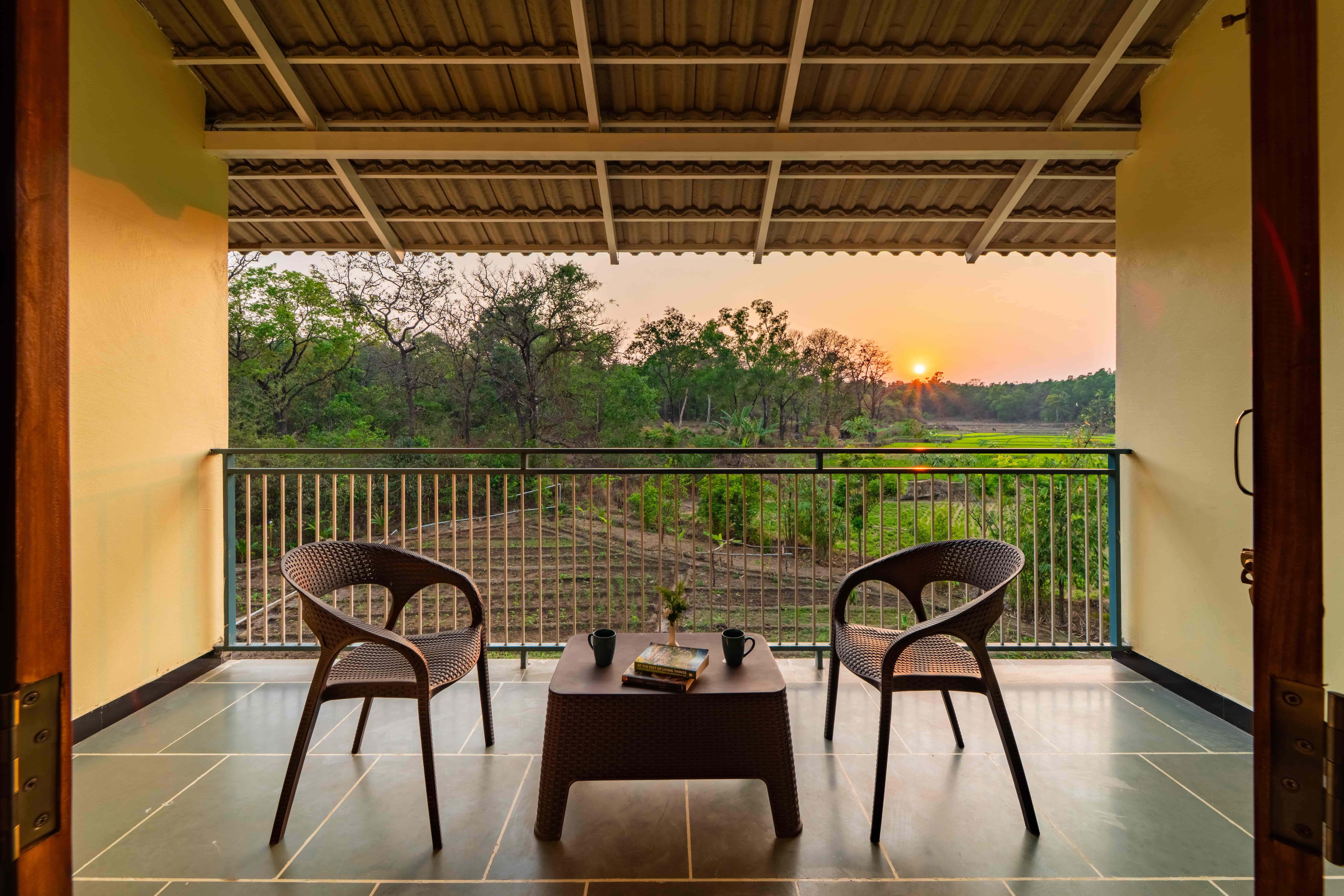Scenic Riverfront Escape in Dandeli-image-3