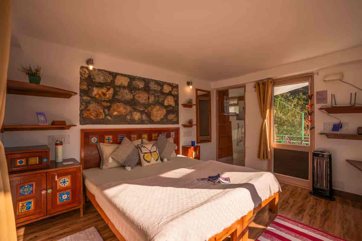 Mussoorie Hill Retreat with Glass Window Views-image-3