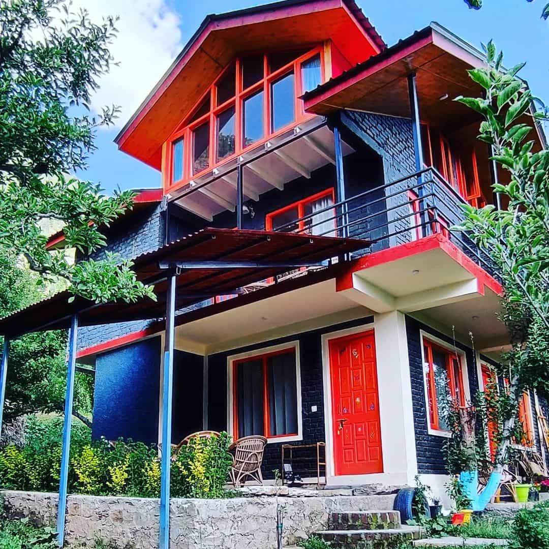 Mud-Plastered Orchard Homestay Experience-image-1