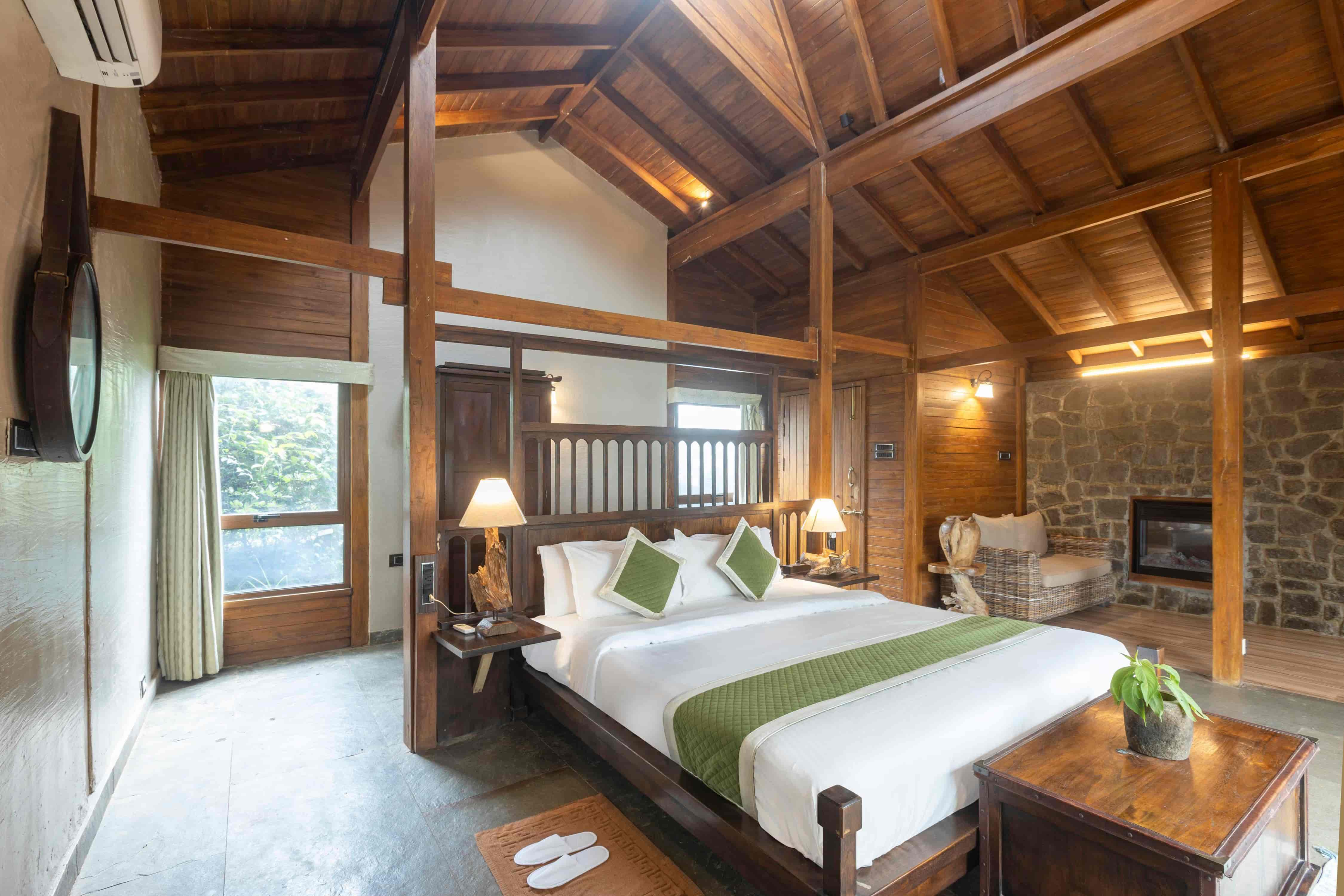 Boutique Mountain Stay with Infinity Pool-image-3