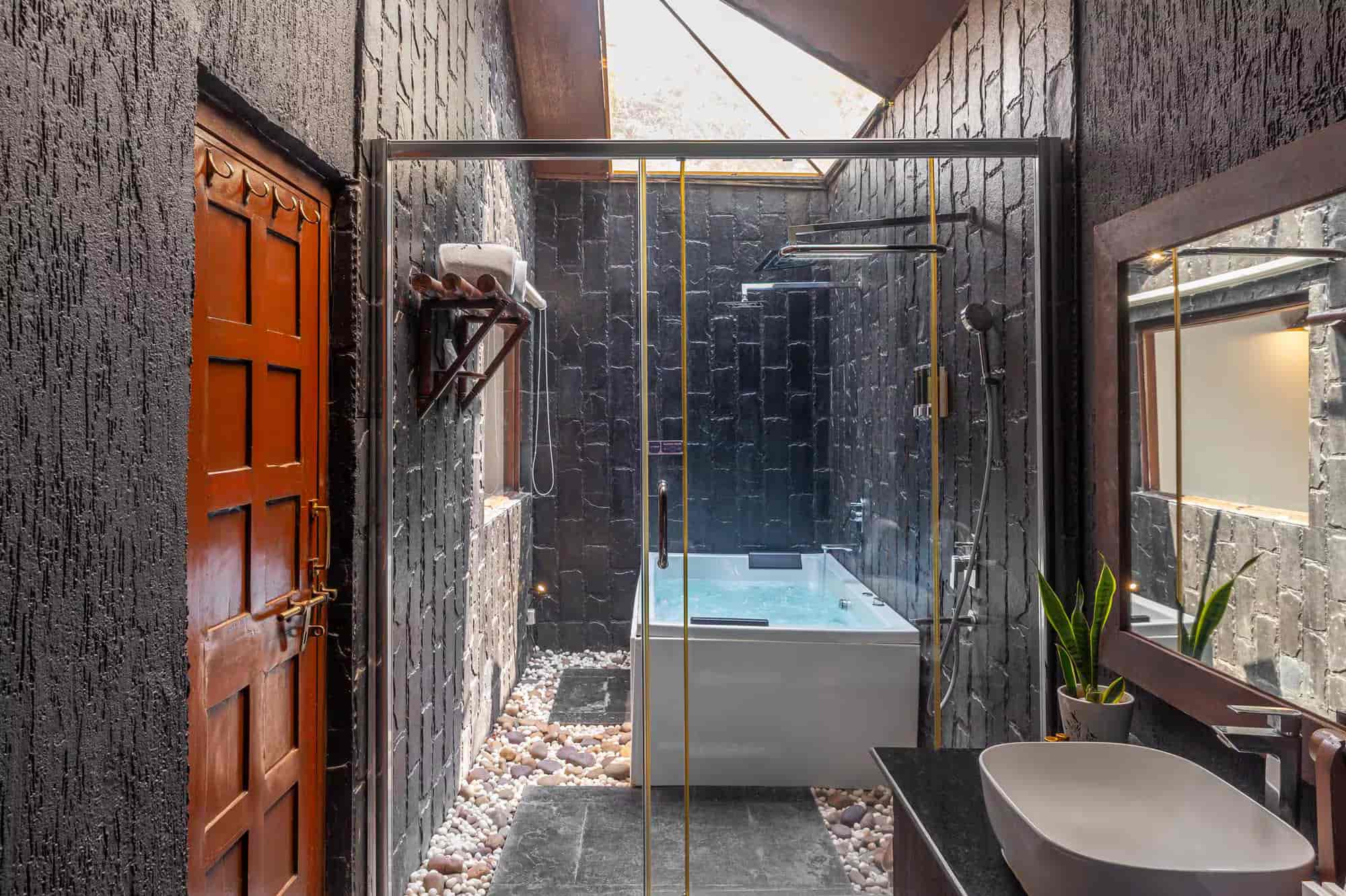 Vanya Grove-image-3